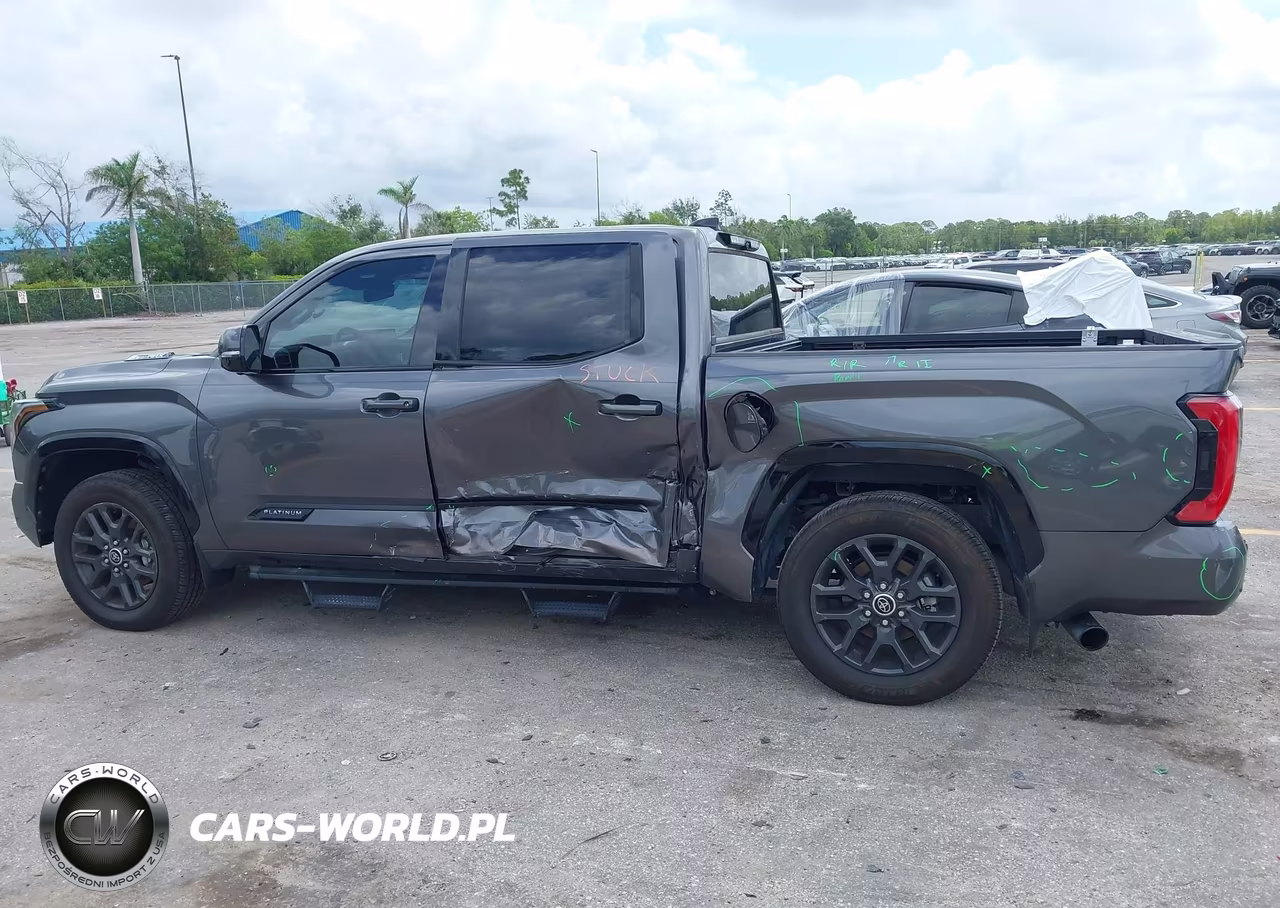 2023 Toyota Tundra Hybrid Platinum VIN:5TFNC5DB0PX030526 - 14