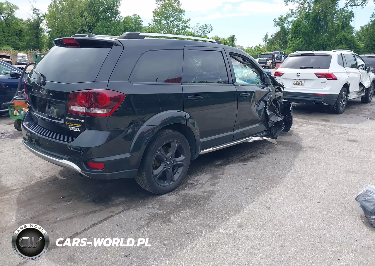 2020 Dodge Journey Crossroad VIN:3C4PDCGB7LT264061 - 4