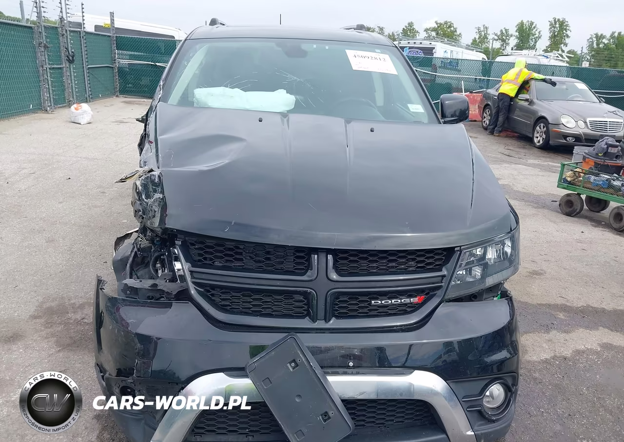2020 Dodge Journey Crossroad VIN:3C4PDCGB7LT264061 - 6