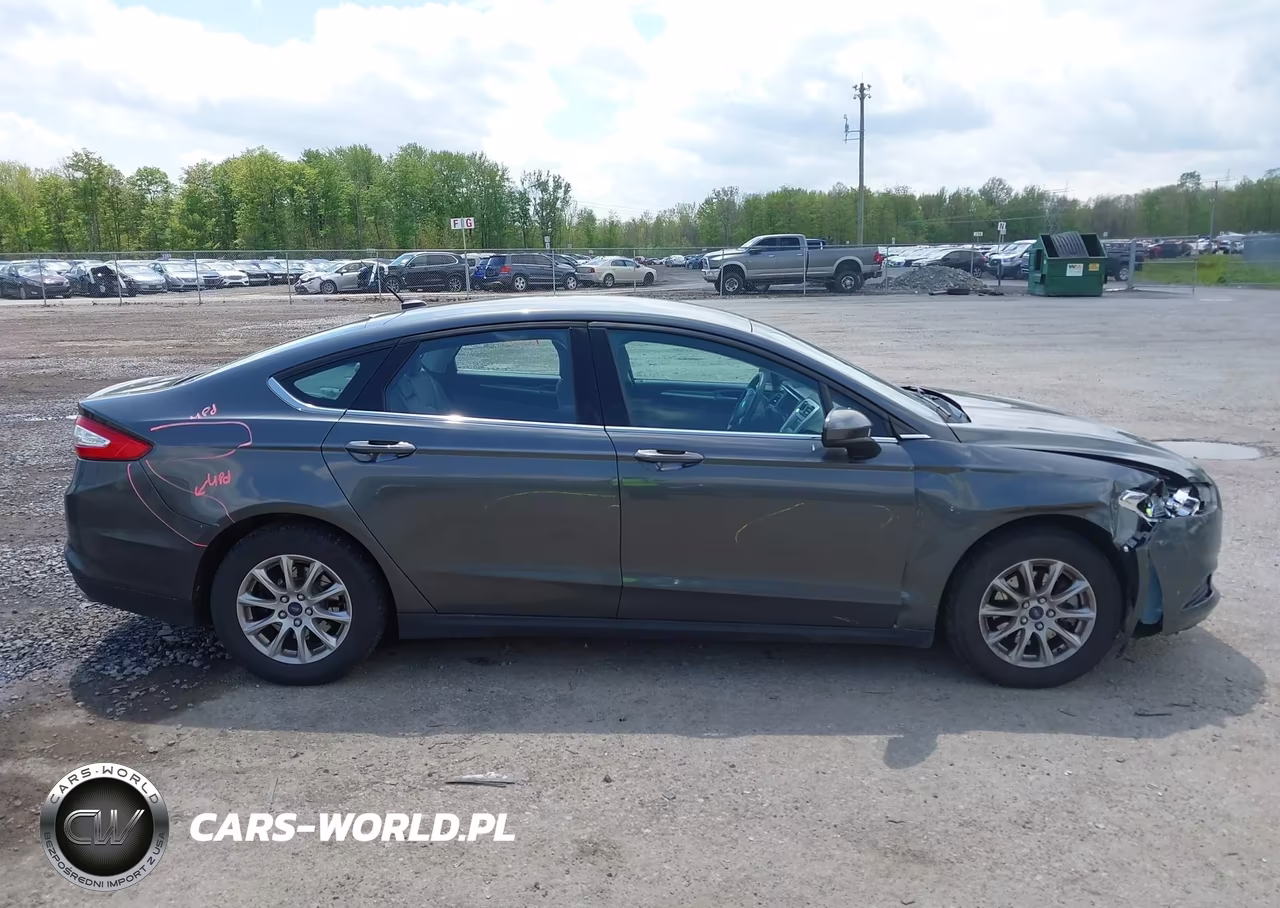 2016 Ford Fusion S VIN:3FA6P0G70GR332304 - 13