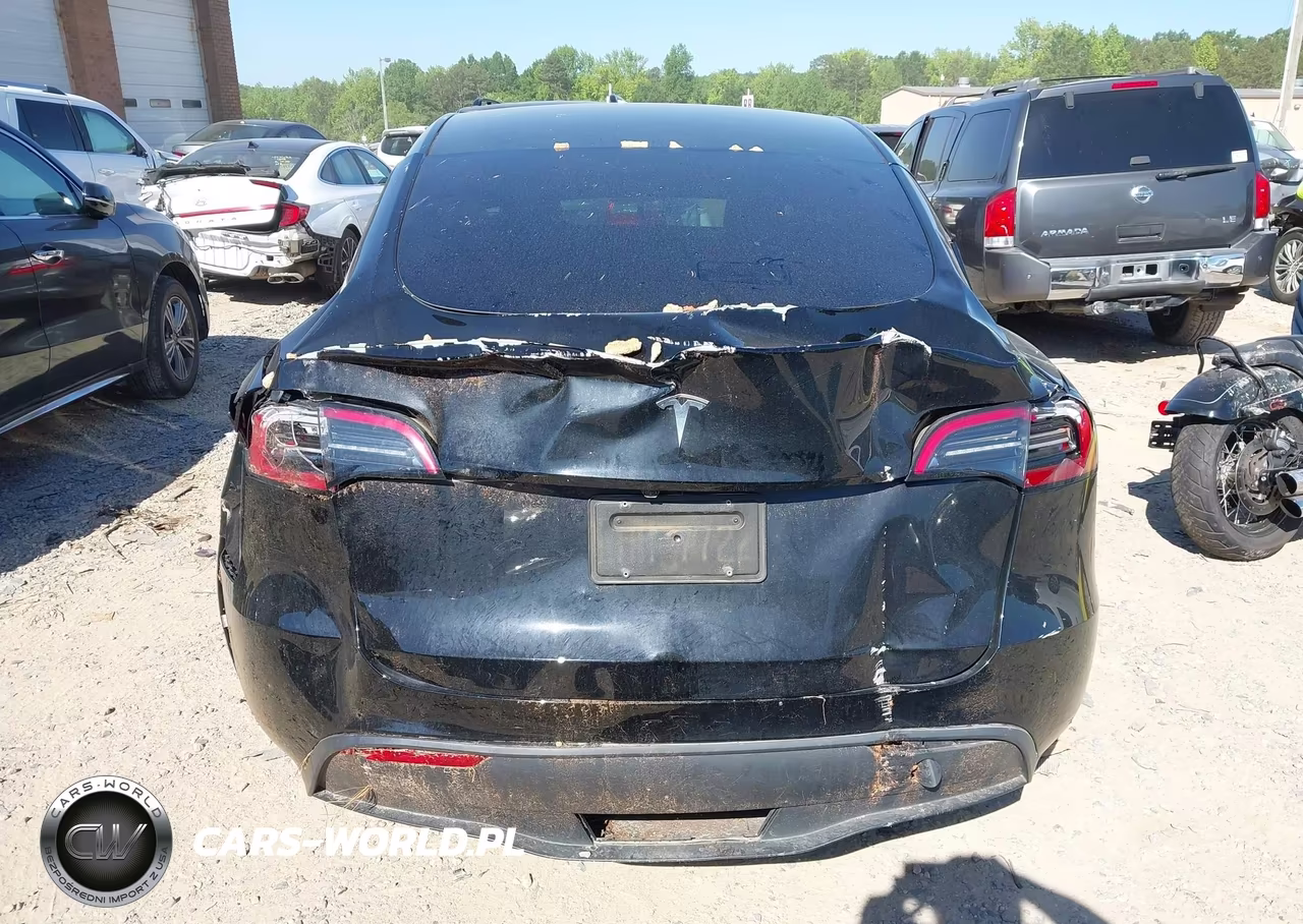 2025 Tesla Model Y Long Range Dual Motor Rear-Wheel Drive VIN:7SAYGDED4SA377551 - 16