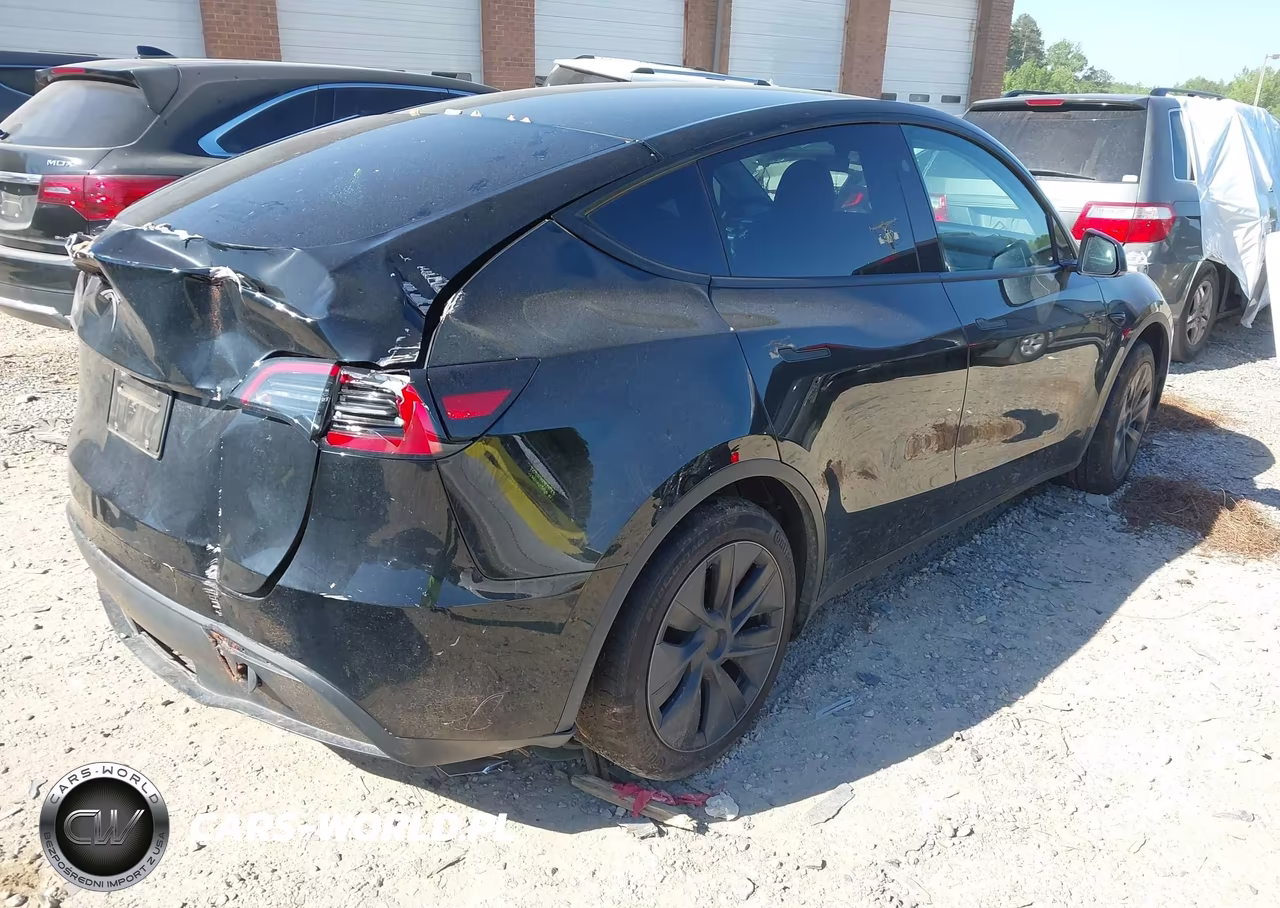 2025 Tesla Model Y Long Range Dual Motor Rear-Wheel Drive VIN:7SAYGDED4SA377551 - 4
