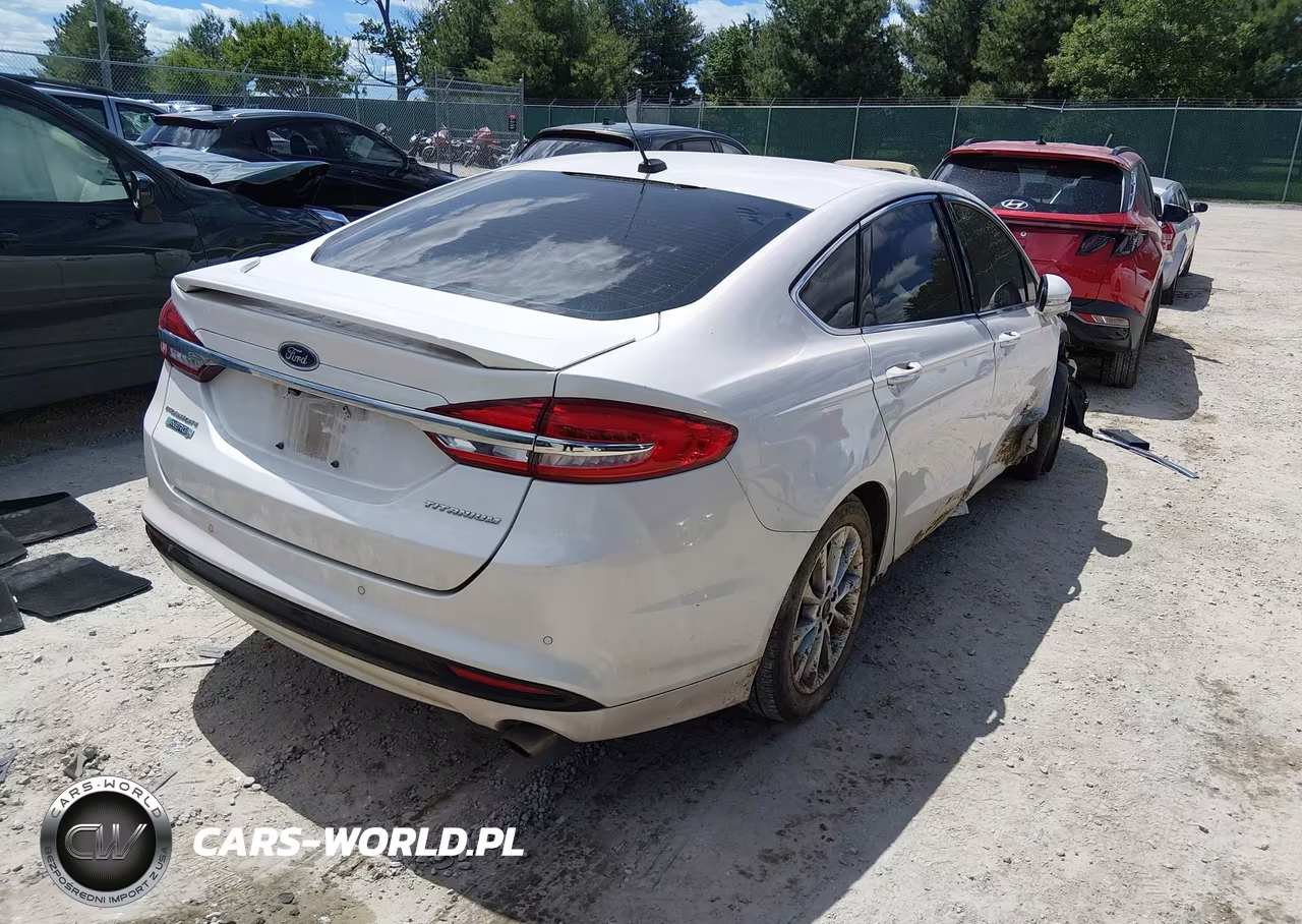 2017 Ford Fusion Energi Titanium VIN:3FA6P0SU3HR102013 - 4