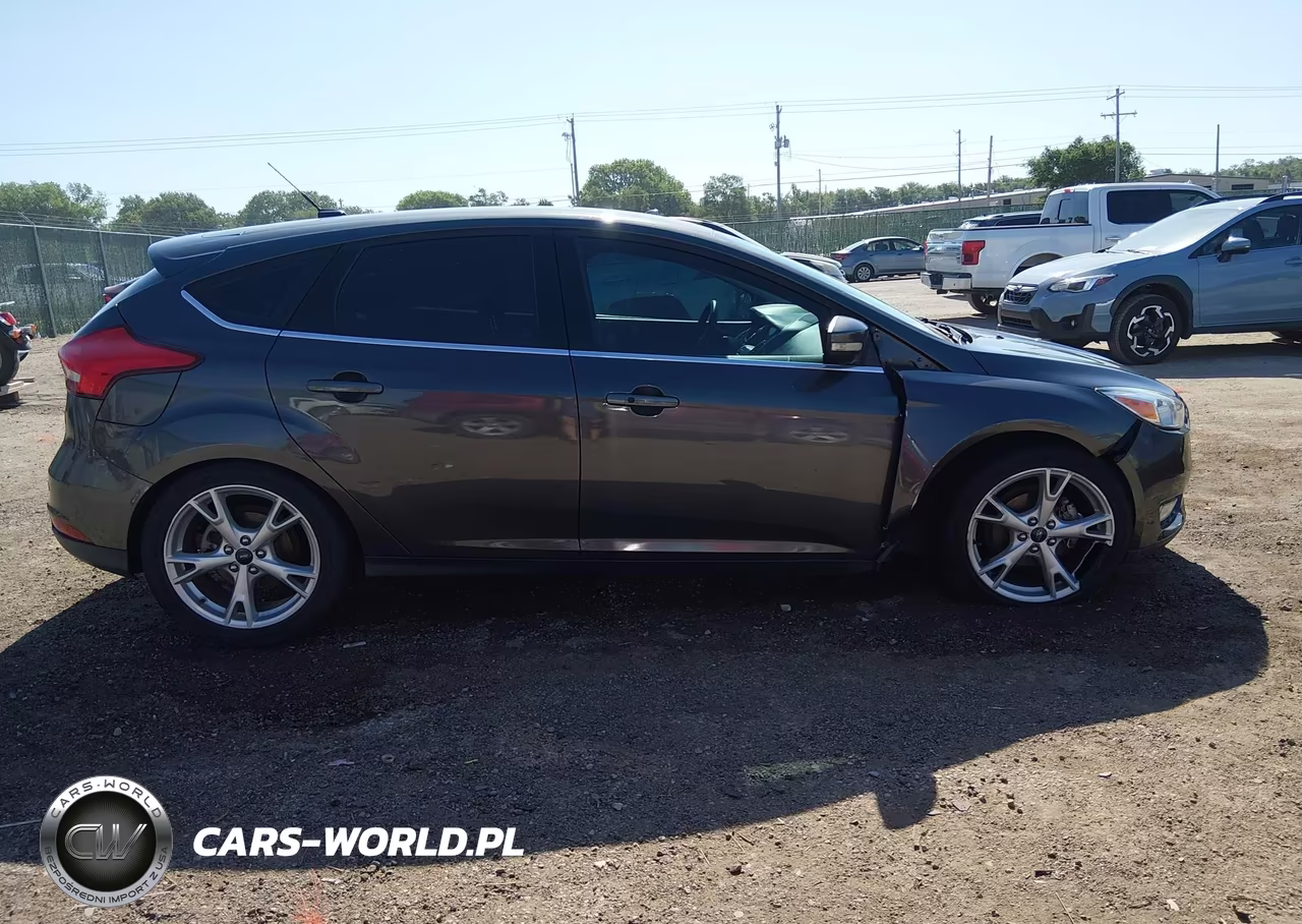 2015 Ford Focus Titanium VIN:1FADP3N21FL328257 - 13