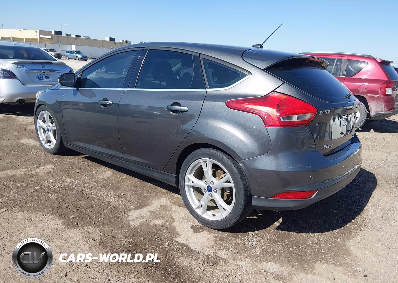 2015 Ford Focus Titanium VIN:1FADP3N21FL328257 - 3