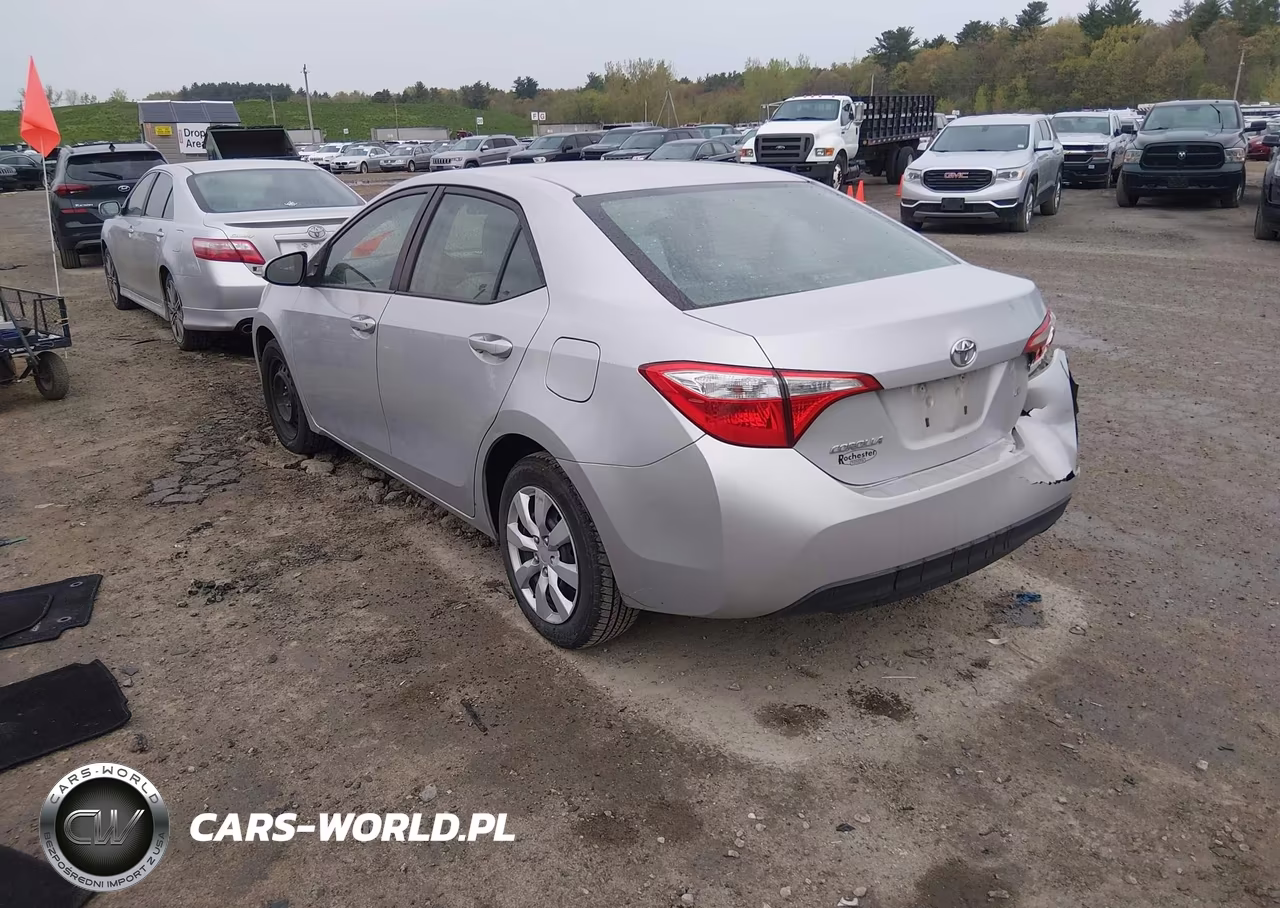 2015 Toyota Corolla Le VIN:2T1BURHE5FC443535 - 3