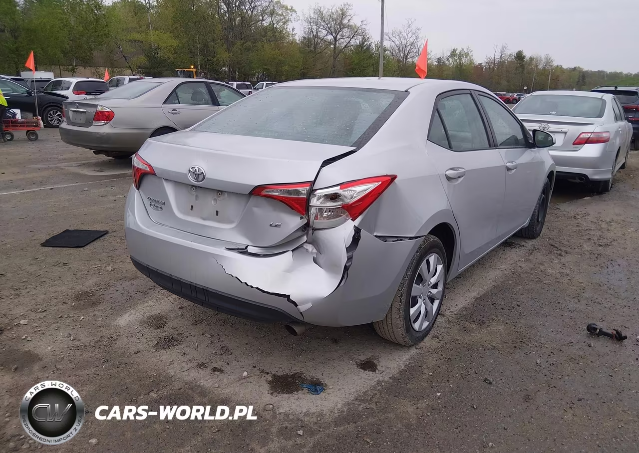 2015 Toyota Corolla Le VIN:2T1BURHE5FC443535 - 4