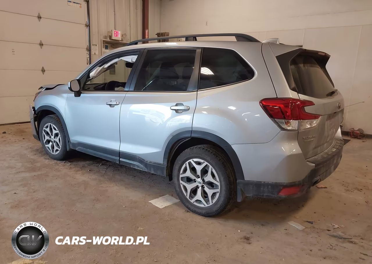 2020 Subaru Forester Premium VIN:JF2SKAJC2LH565990 - 3