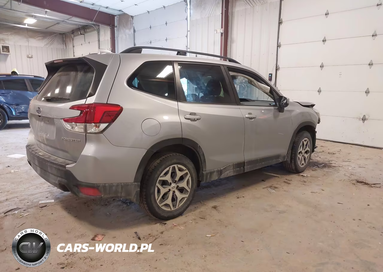2020 Subaru Forester Premium VIN:JF2SKAJC2LH565990 - 4