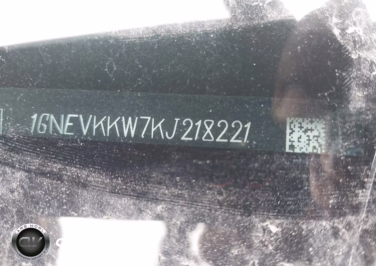 2019 Chevrolet Traverse Premier VIN:1GNEVKKW7KJ218221 - 9