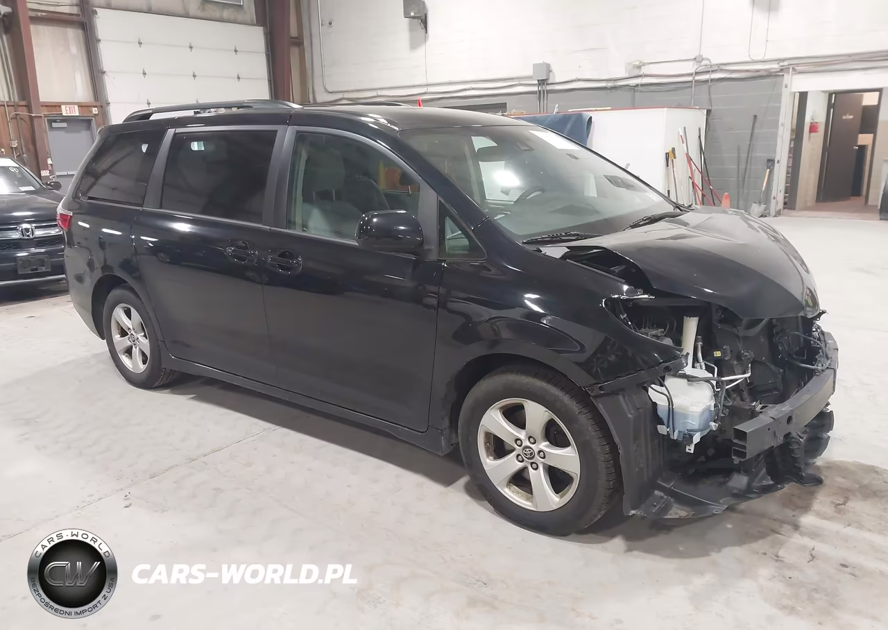 2018 Toyota Sienna Le 8 Passenger – zdjęcie 1 z 16
