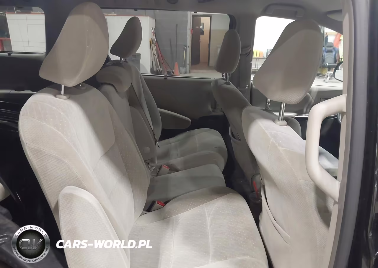 2018 Toyota Sienna Le 8 Passenger VIN:5TDKZ3DCXJS933018 - 8