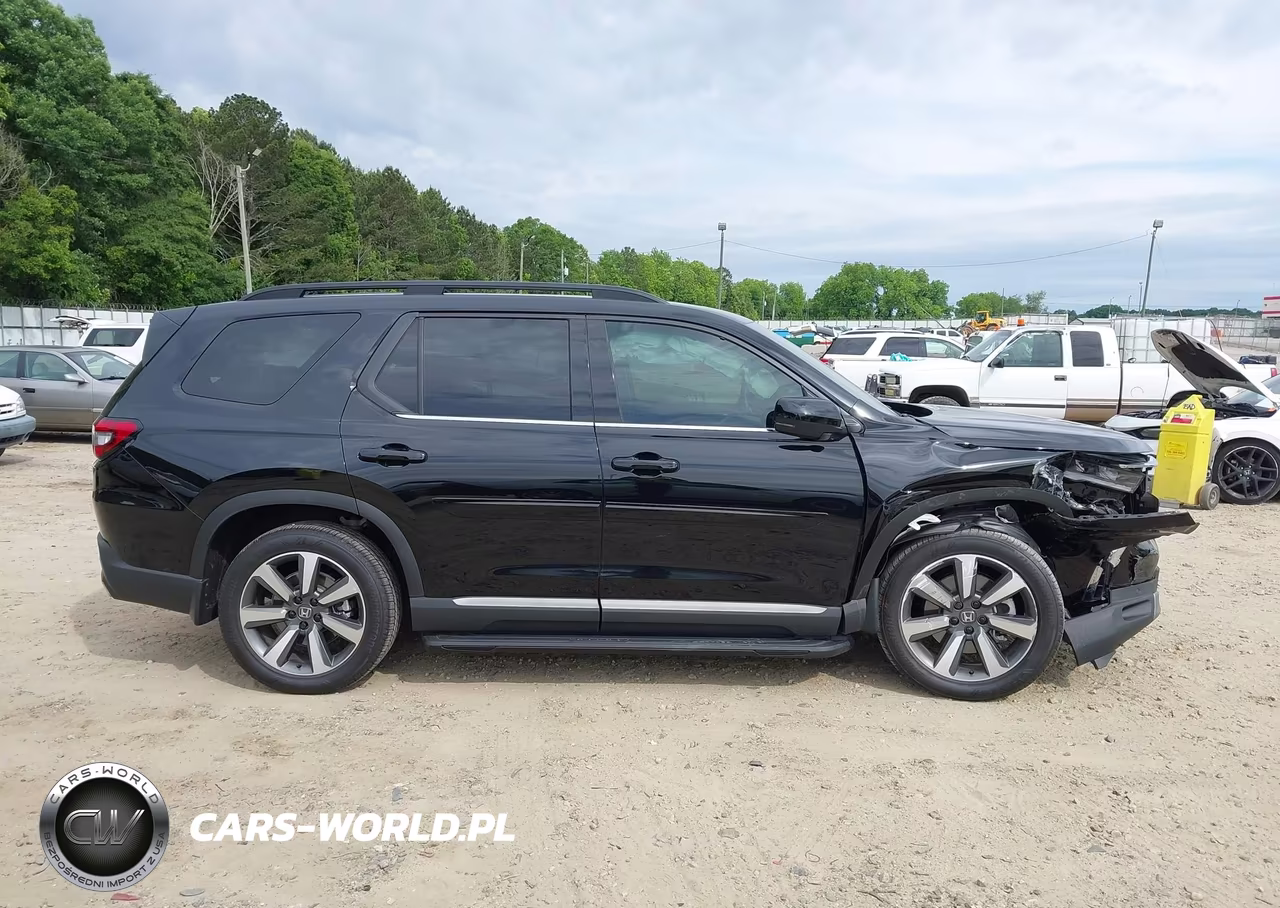 2025 Honda Pilot Elite VIN:5FNYG1H82SB152090 - 13