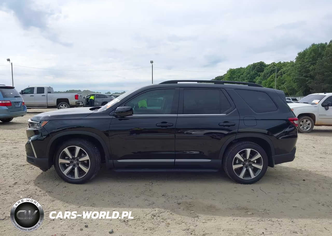 2025 Honda Pilot Elite VIN:5FNYG1H82SB152090 - 14