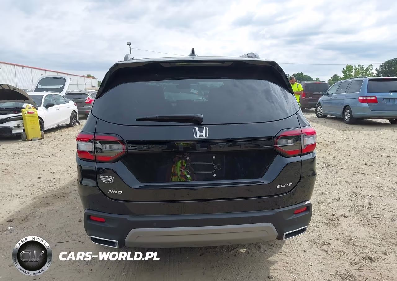 2025 Honda Pilot Elite VIN:5FNYG1H82SB152090 - 16