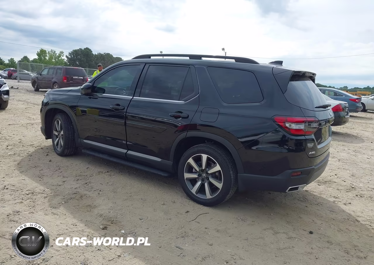 2025 Honda Pilot Elite VIN:5FNYG1H82SB152090 - 3