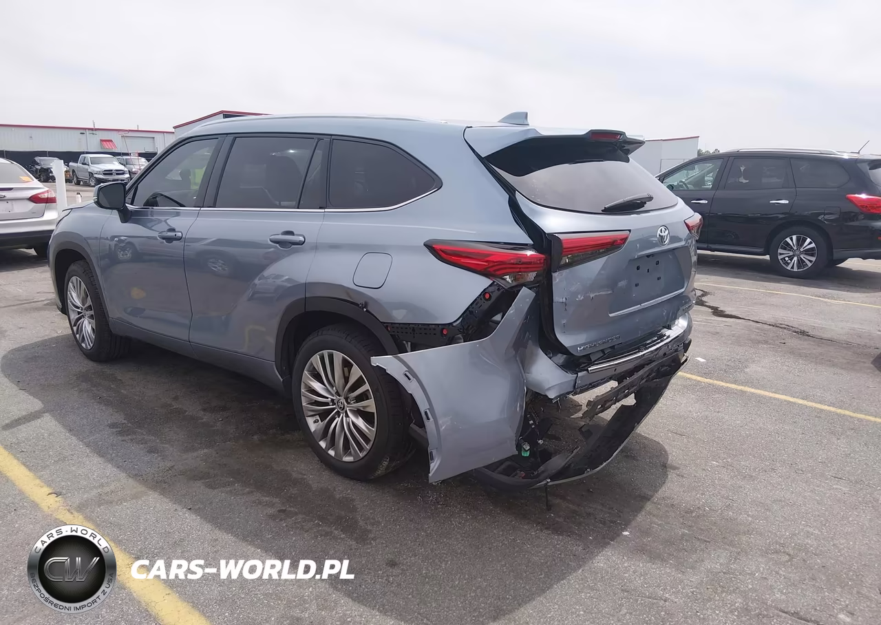 2022 Toyota Highlander Platinum VIN:5TDFZRAH5NS108854 - 3