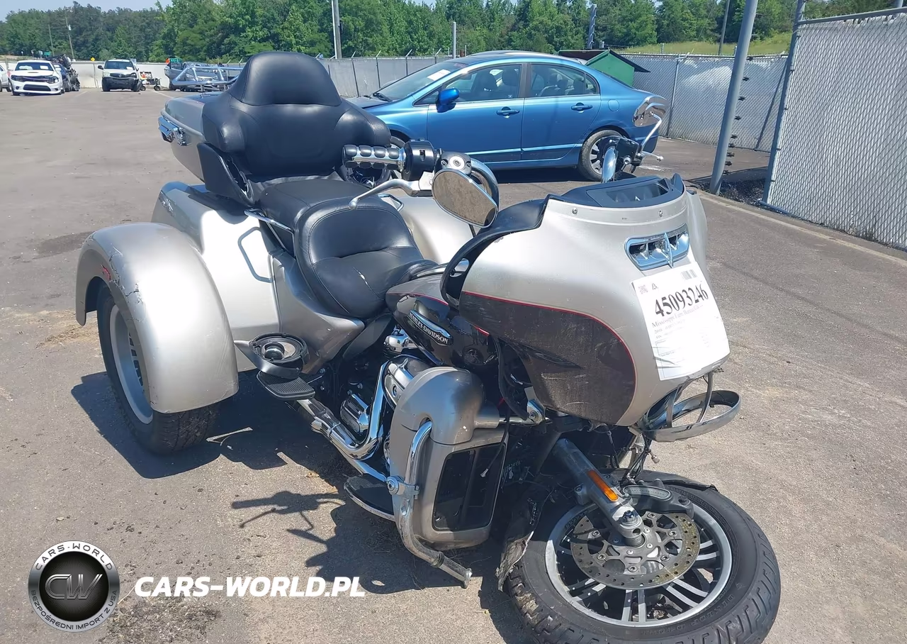 2018 Harley-Davidson Flhtcutg Tri Glide Ultra