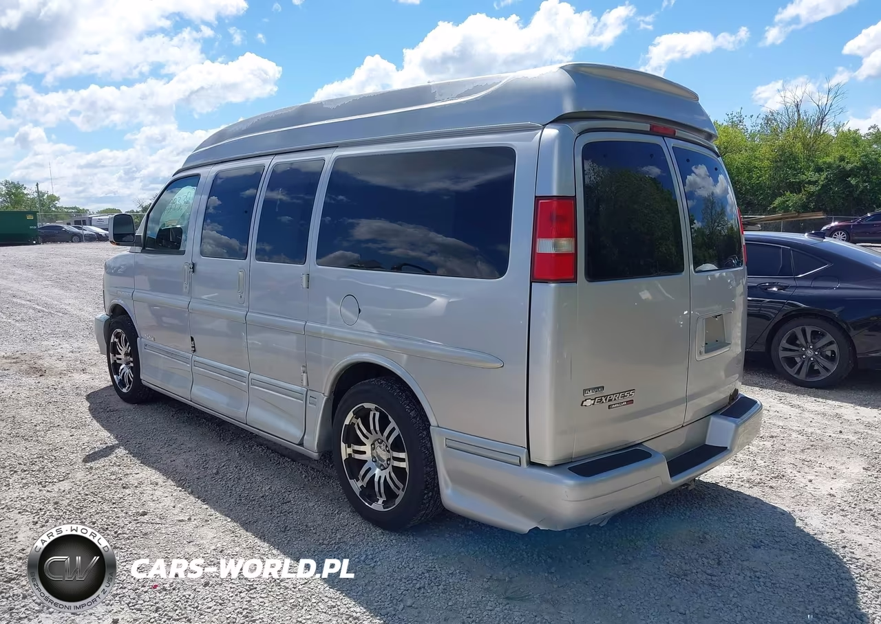 2011 Chevrolet Express 1500 Upfitter VIN:1GBSHDC43B1187954 - 3