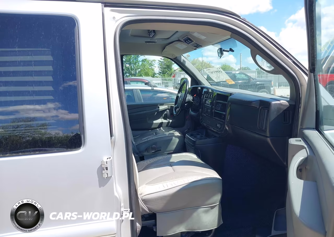 2011 Chevrolet Express 1500 Upfitter VIN:1GBSHDC43B1187954 - 5
