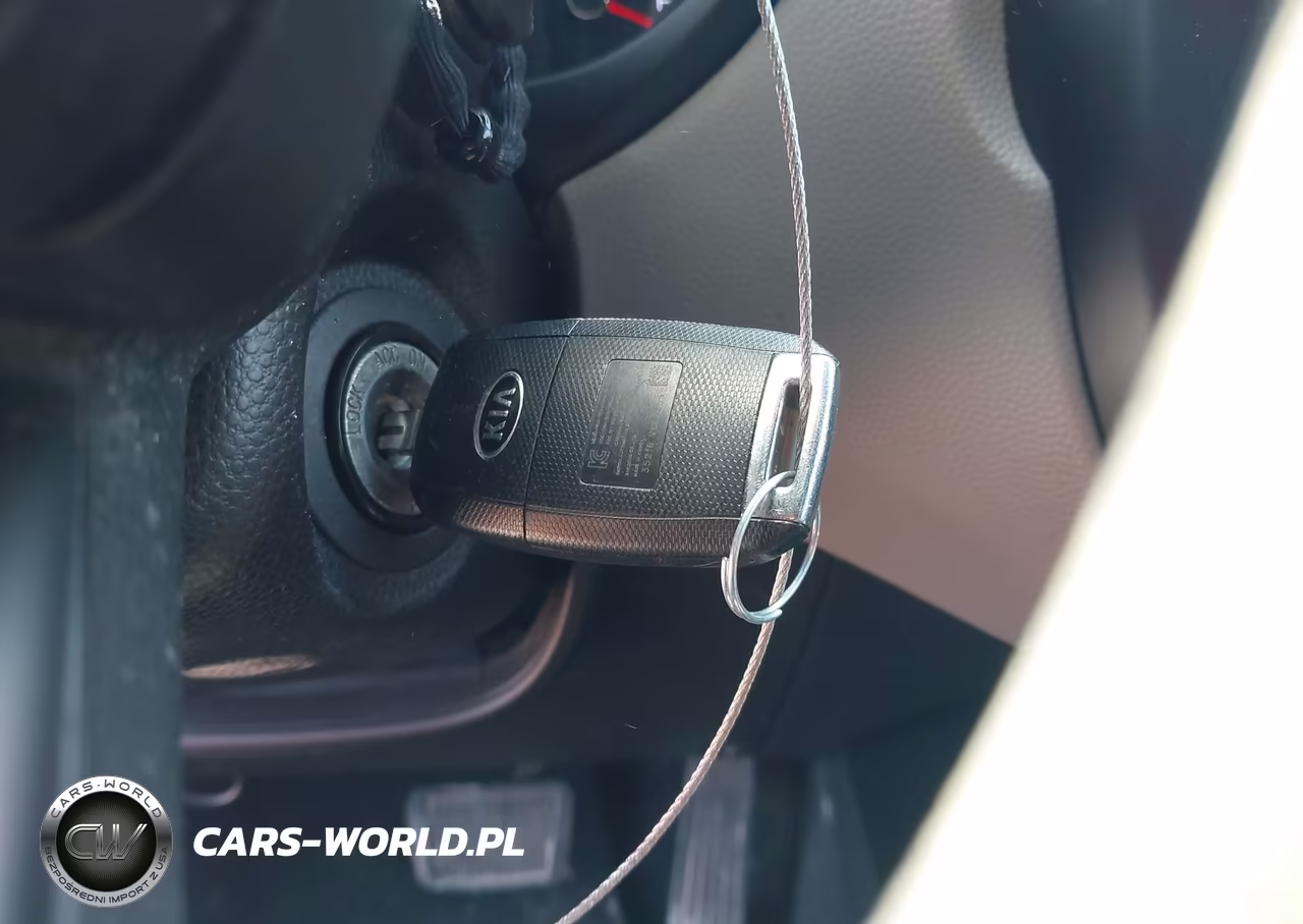 2016 Kia Soul + VIN:KNDJP3A50G7867413 - 11