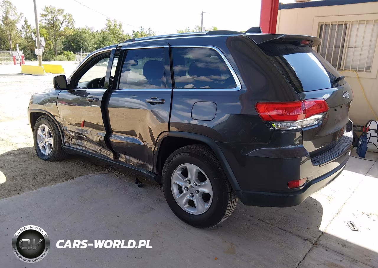 2015 Jeep Grand Cherokee Laredo VIN:1C4RJEAG1FC219196 - 3