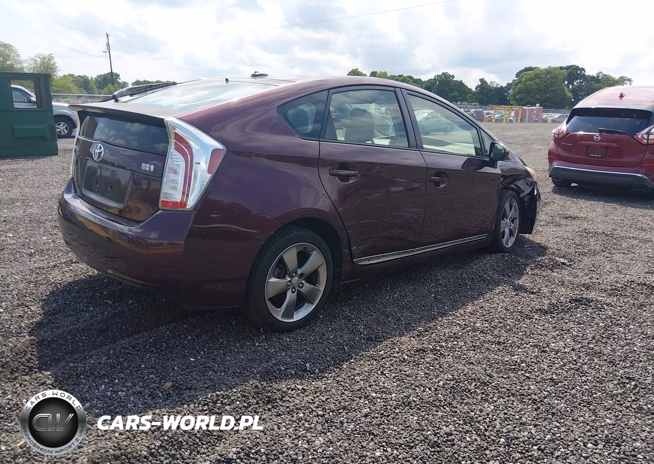 2013 Toyota Prius Three Se VIN:JTDKN3DU0D5586409 - 4