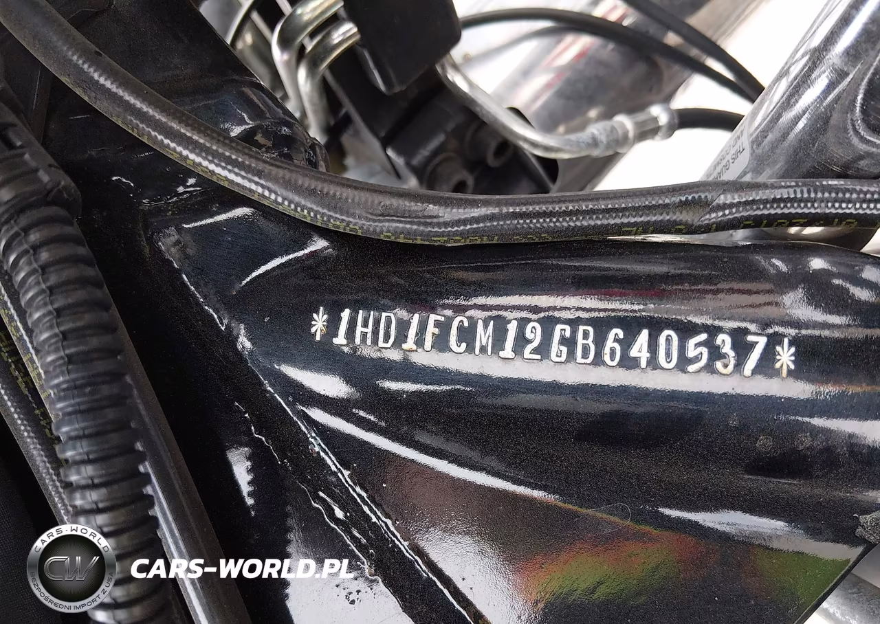 2016 Harley-Davidson Flhtcu Ultra Classic Electra Gld VIN:1HD1FCM12GB640537 - 10