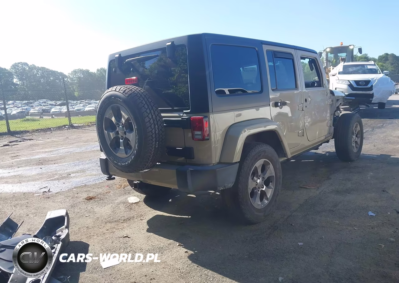 2017 Jeep Wrangler Unlimited Sahara 4X4 VIN:1C4HJWEG5HL694056 - 4