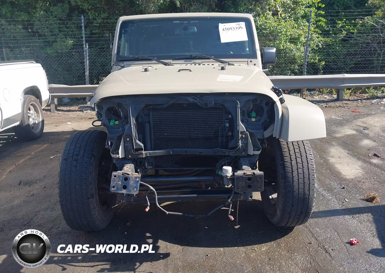 2017 Jeep Wrangler Unlimited Sahara 4X4 VIN:1C4HJWEG5HL694056 - 6