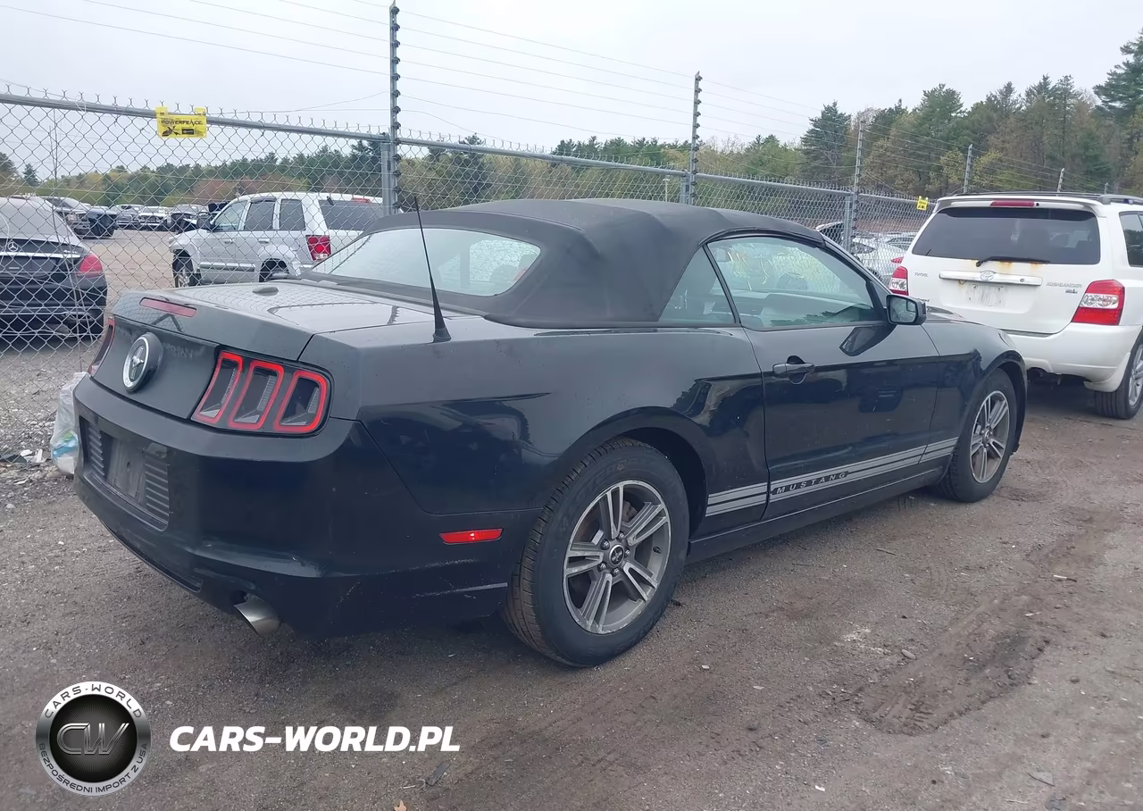 2013 Ford Mustang V6 Premium VIN:1ZVBP8EM8D5213993 - 4