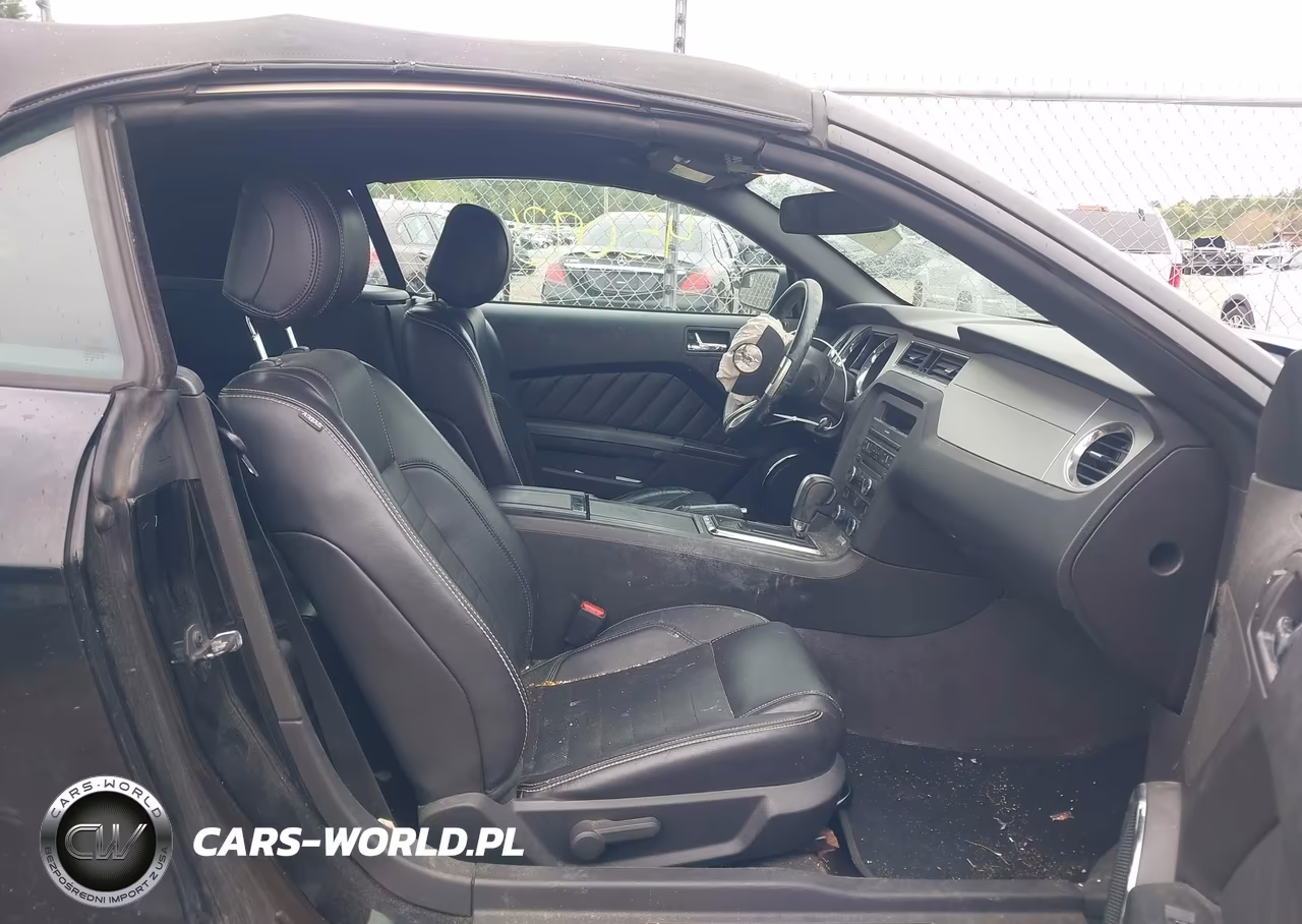 2013 Ford Mustang V6 Premium VIN:1ZVBP8EM8D5213993 - 5