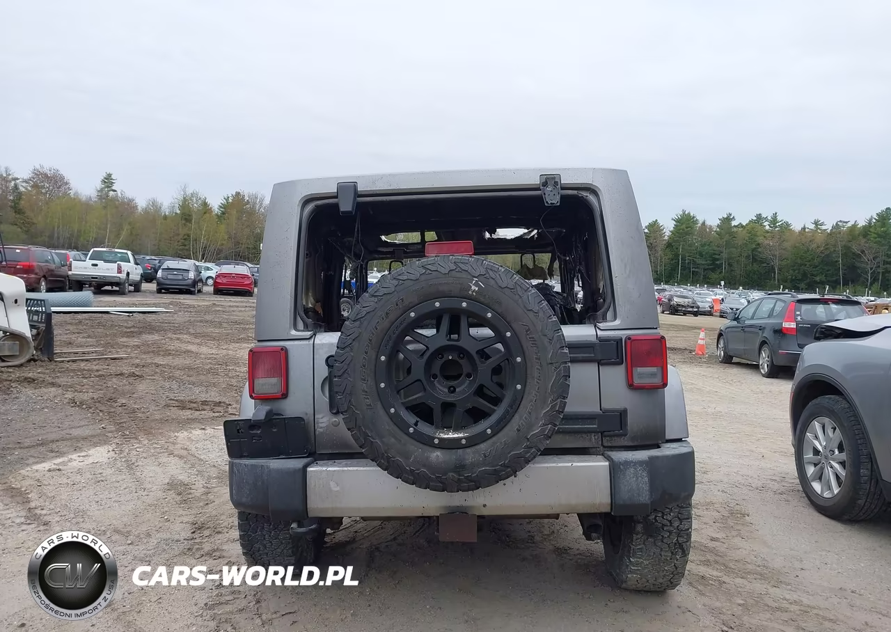 2015 Jeep Wrangler Sahara VIN:1C4GJWBGXFL528015 - 15
