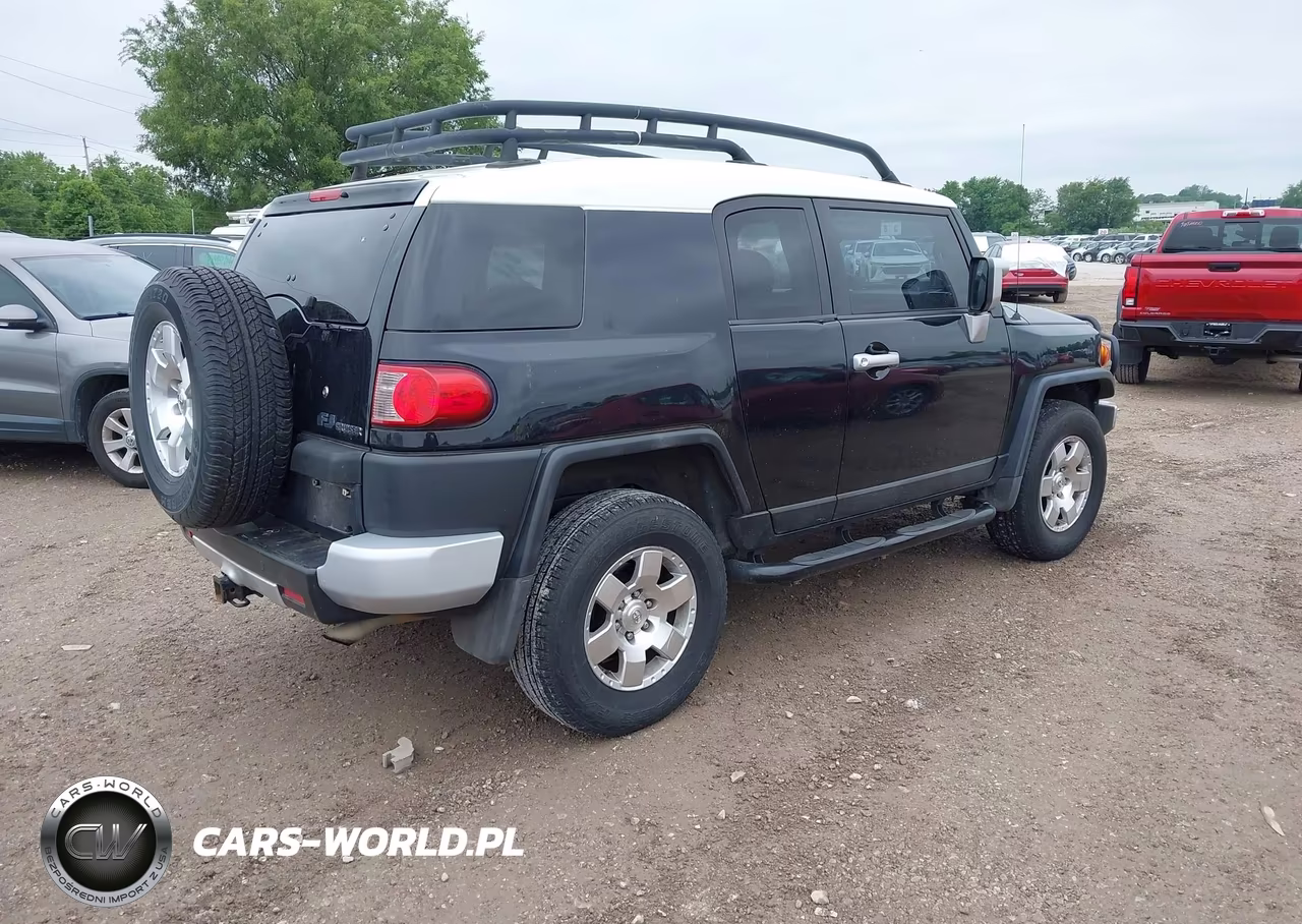 2008 Toyota Fj Cruiser VIN:JTEBU11F68K046725 - 4