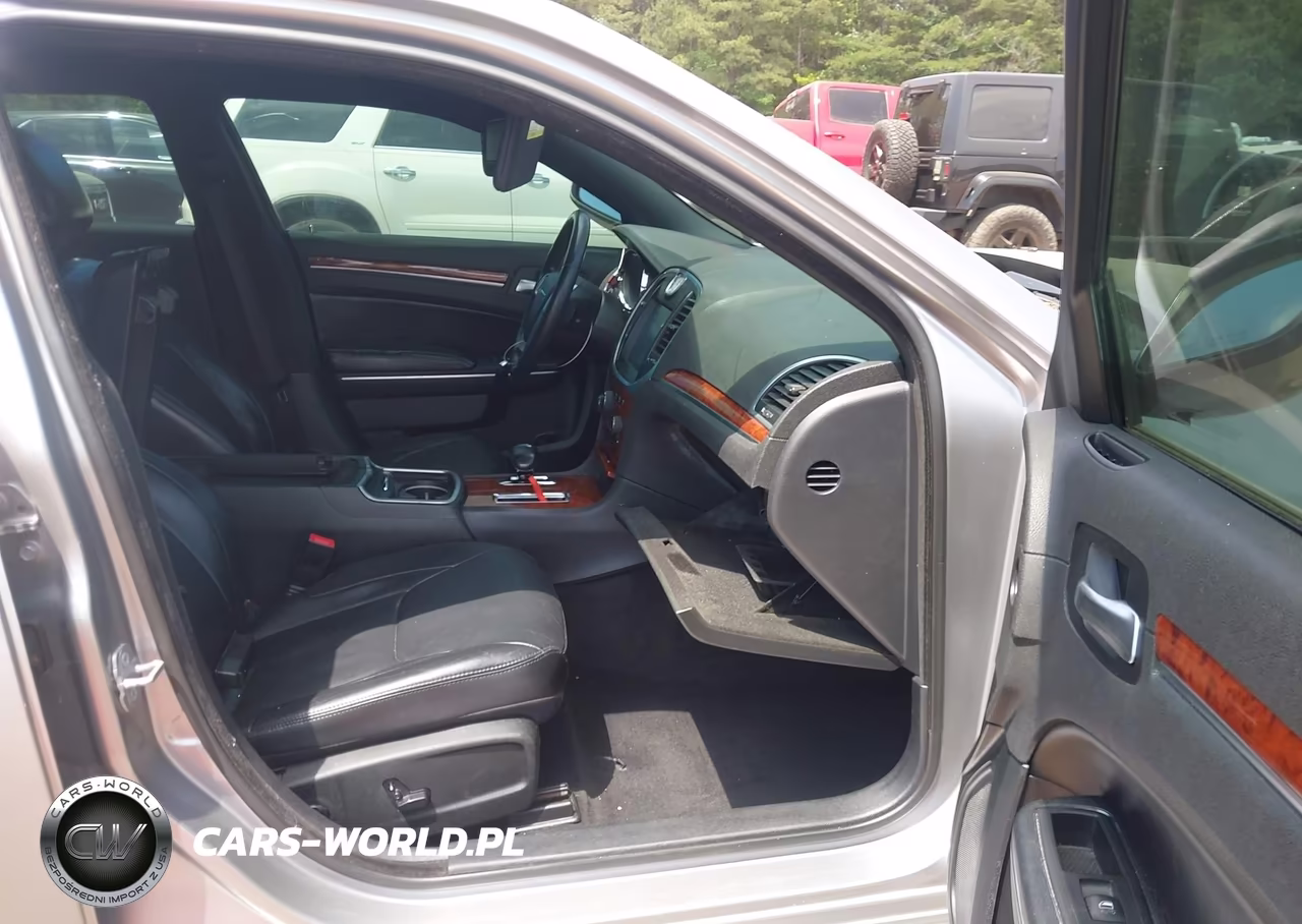 2014 Chrysler 300 VIN:2C3CCAAG9EH206155 - 5