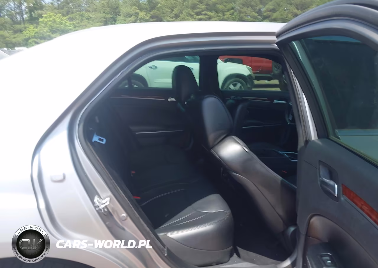 2014 Chrysler 300 VIN:2C3CCAAG9EH206155 - 8