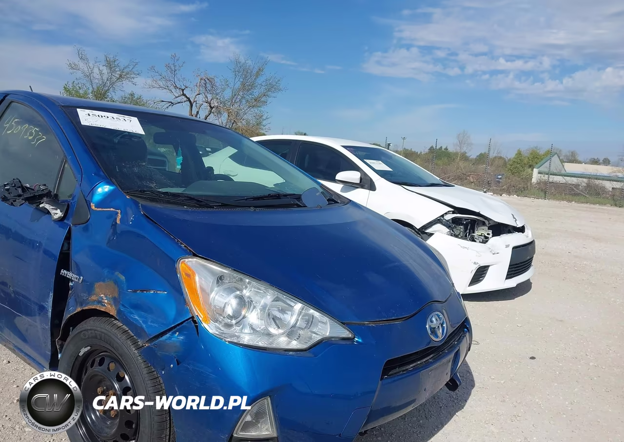 2012 Toyota Prius C Two VIN:JTDKDTB36C1015445 - 12