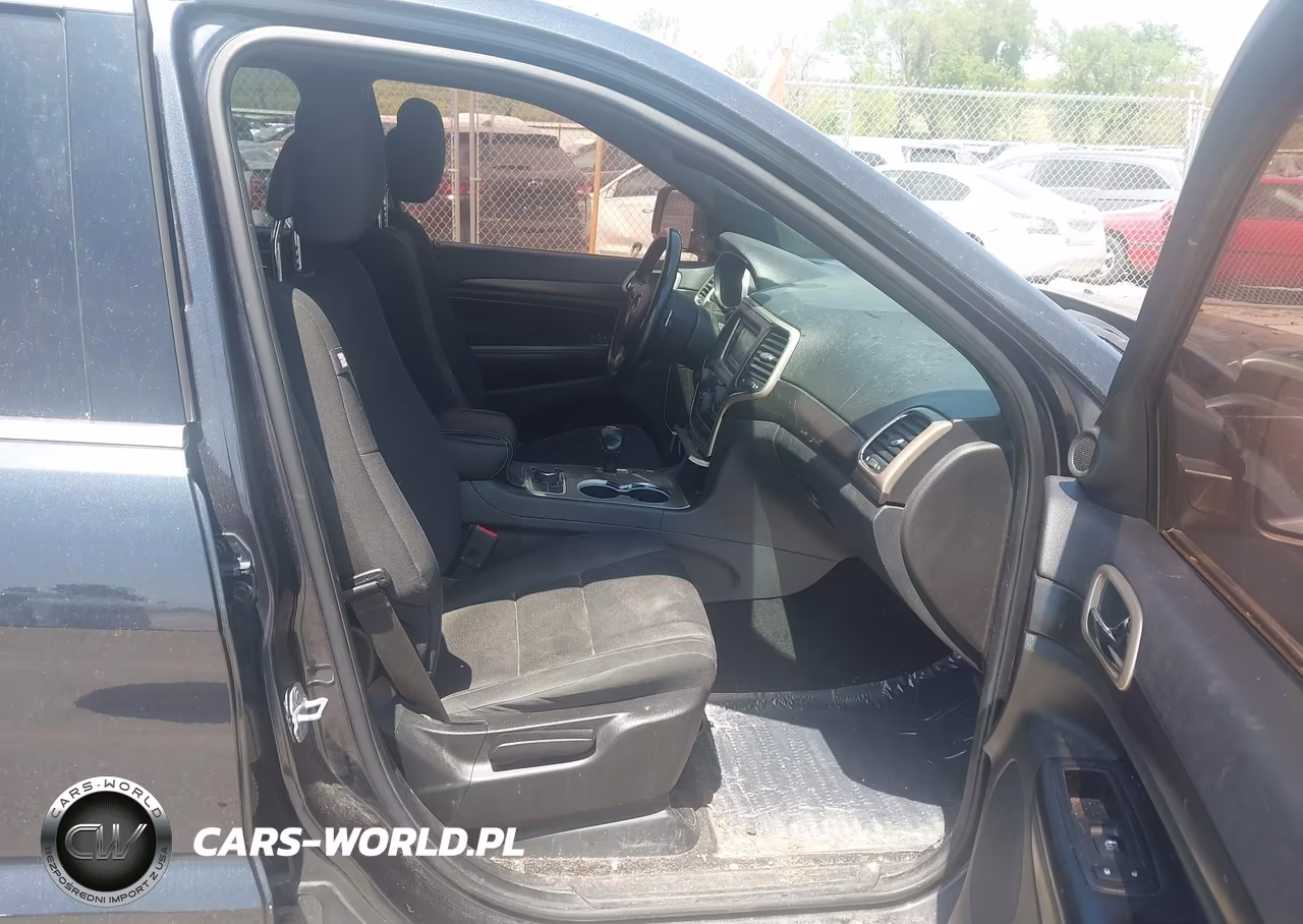 2014 Jeep Grand Cherokee Laredo VIN:1C4RJFAG2EC236755 - 5