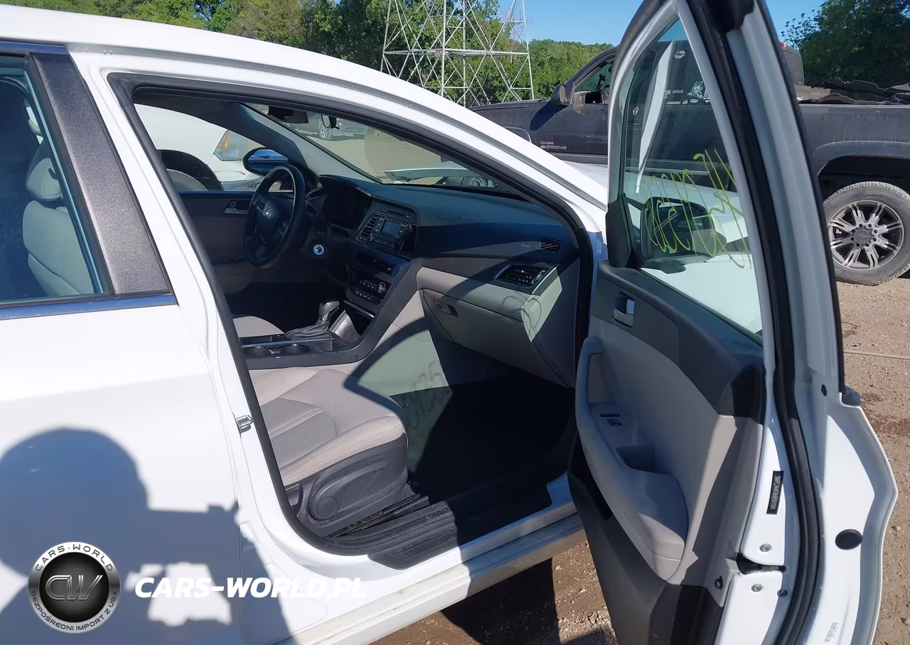 2017 Hyundai Sonata VIN:5NPE24AF8HH561104 - 5