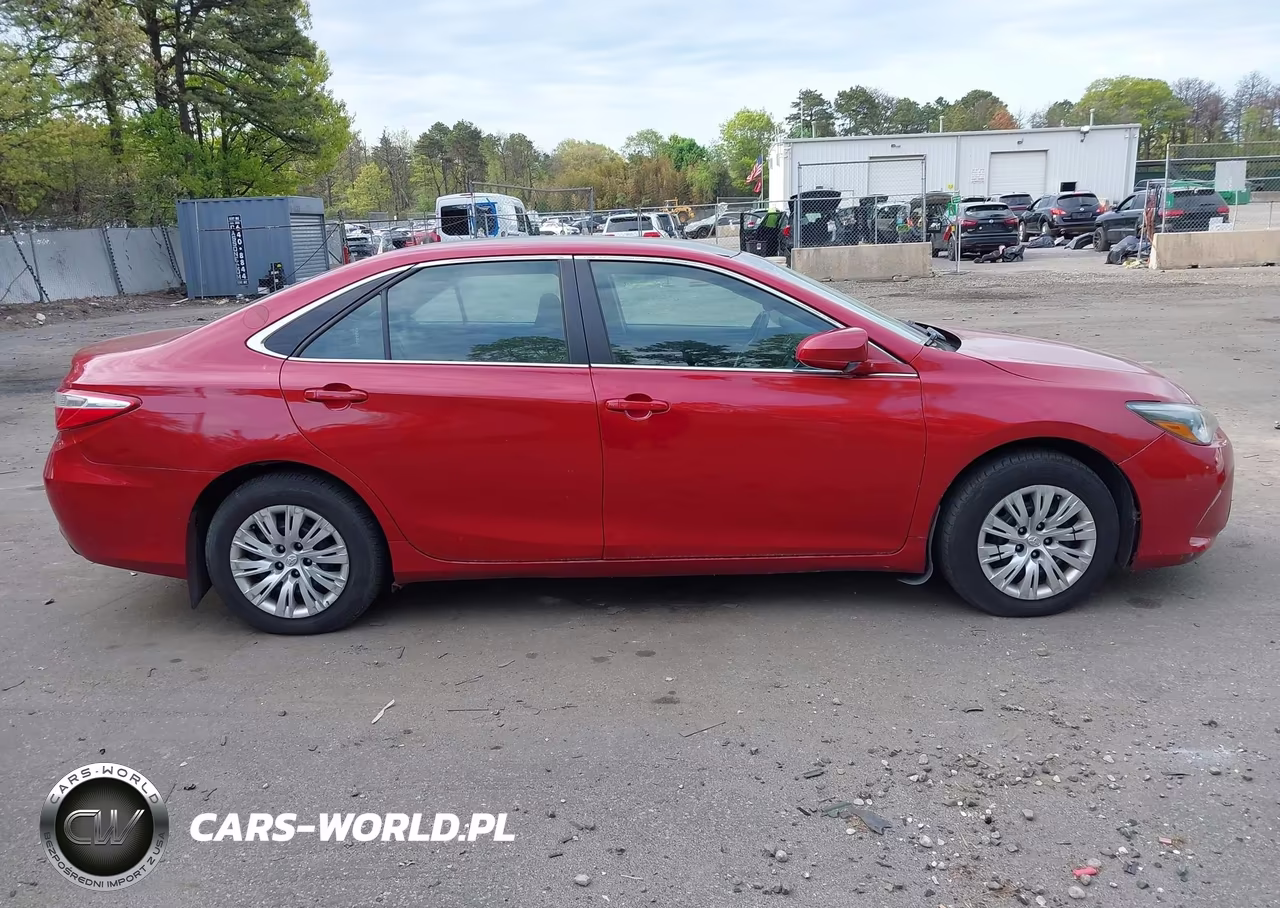 2015 Toyota Camry Hybrid Le VIN:4T1BD1FK3FU142688 - 13