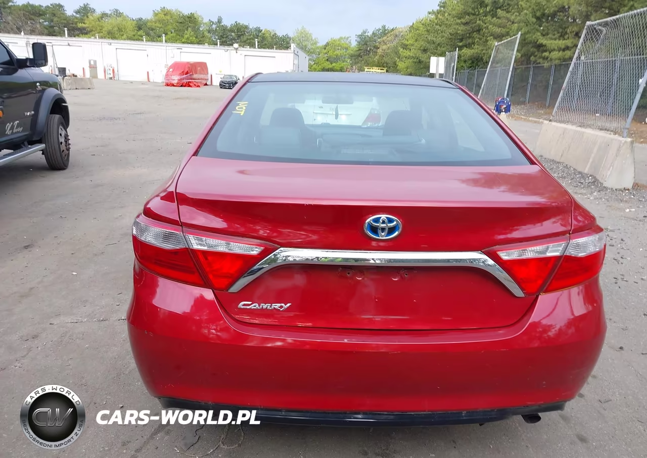 2015 Toyota Camry Hybrid Le VIN:4T1BD1FK3FU142688 - 16
