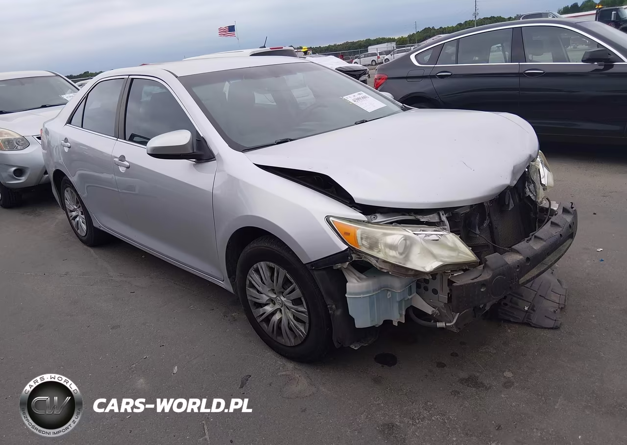 2012 Toyota Camry Le – zdjęcie 1 z 16