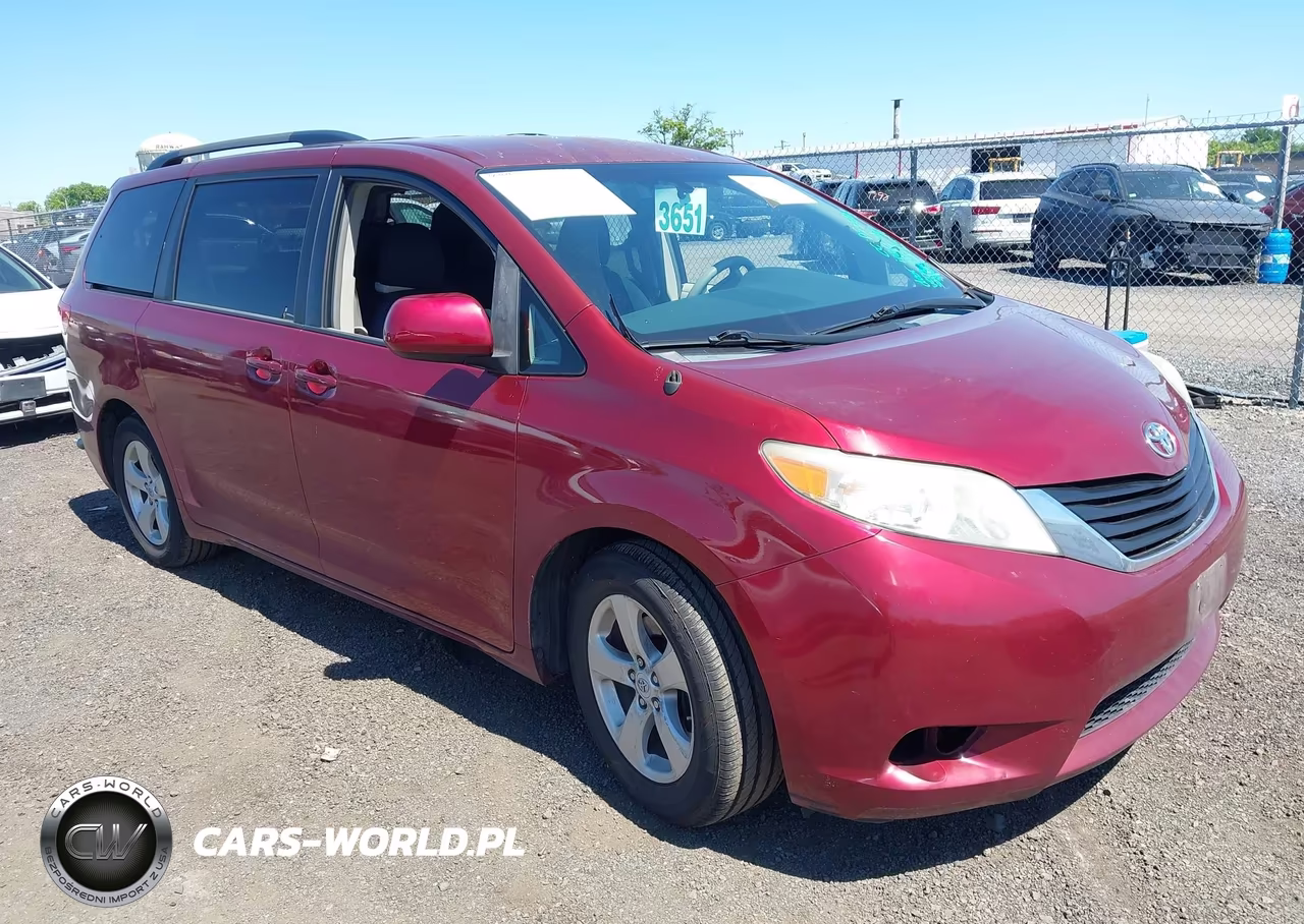 2012 Toyota Sienna Le V6 8 Passenger – zdjęcie 1 z 16