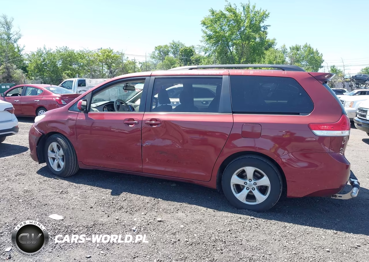 2012 Toyota Sienna Le V6 8 Passenger VIN:5TDKK3DC5CS242616 - 14