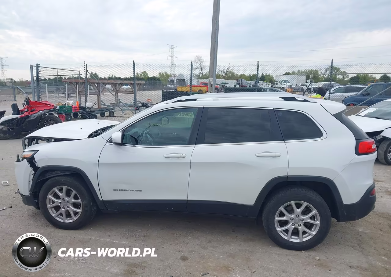 2016 Jeep Cherokee Latitude VIN:1C4PJMCBXGW120900 - 14