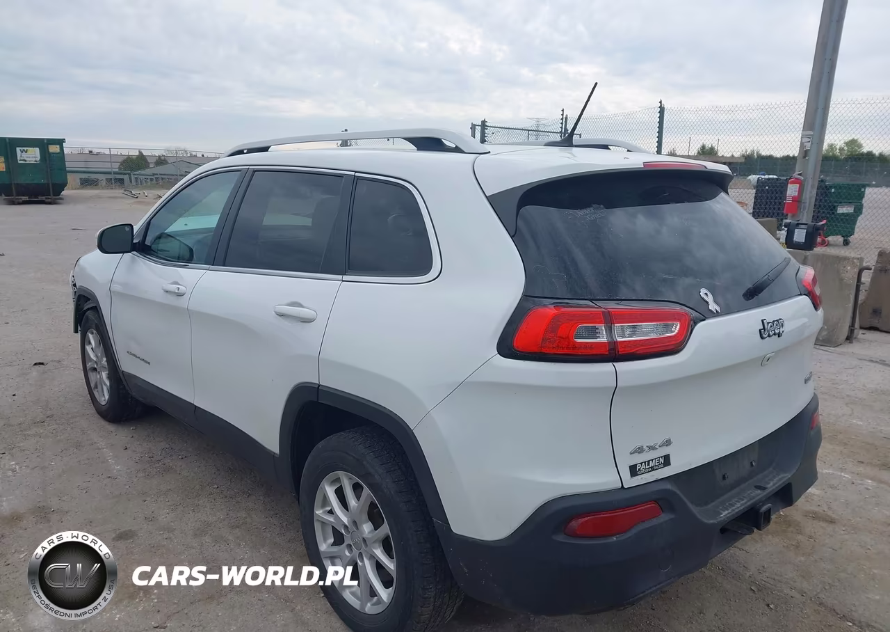 2016 Jeep Cherokee Latitude VIN:1C4PJMCBXGW120900 - 3