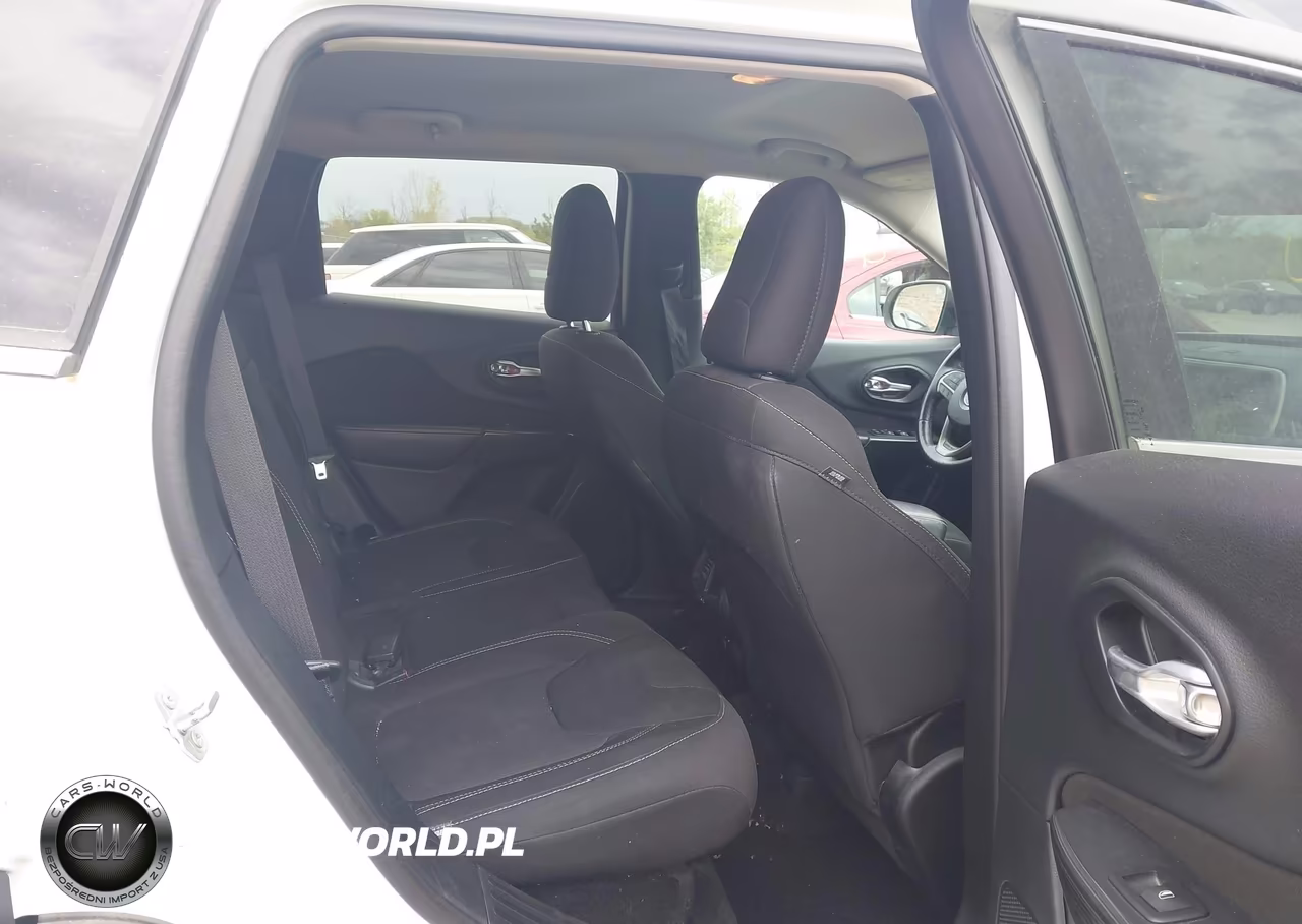 2016 Jeep Cherokee Latitude VIN:1C4PJMCBXGW120900 - 8