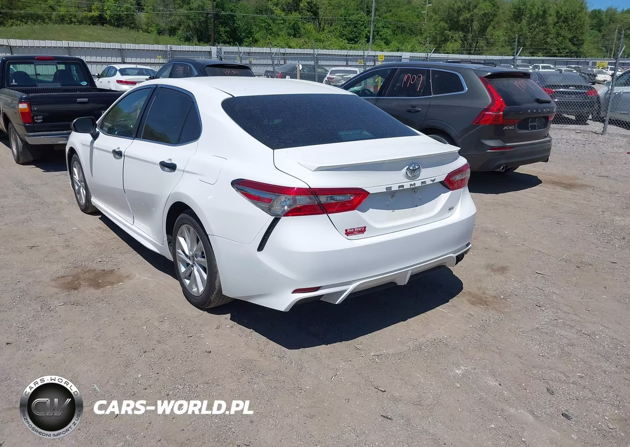 2018 Toyota Camry Se VIN:4T1B11HK5JU647100 - 3