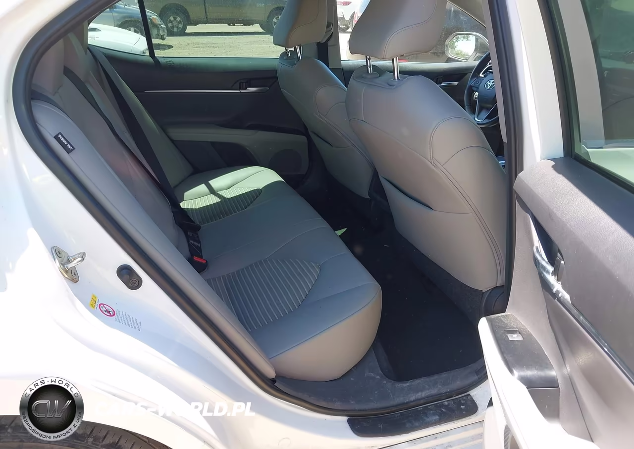 2018 Toyota Camry Se VIN:4T1B11HK5JU647100 - 8