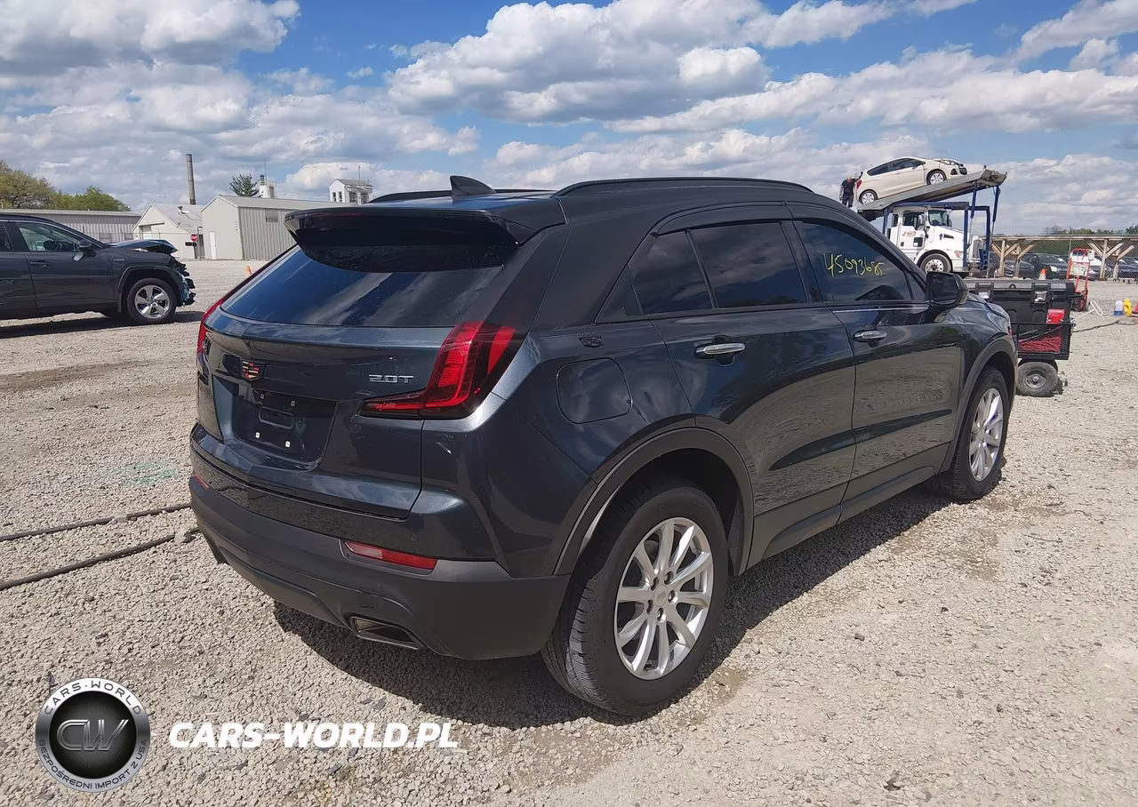2019 Cadillac Xt4 Luxury VIN:1GYAZAR46KF102550 - 4